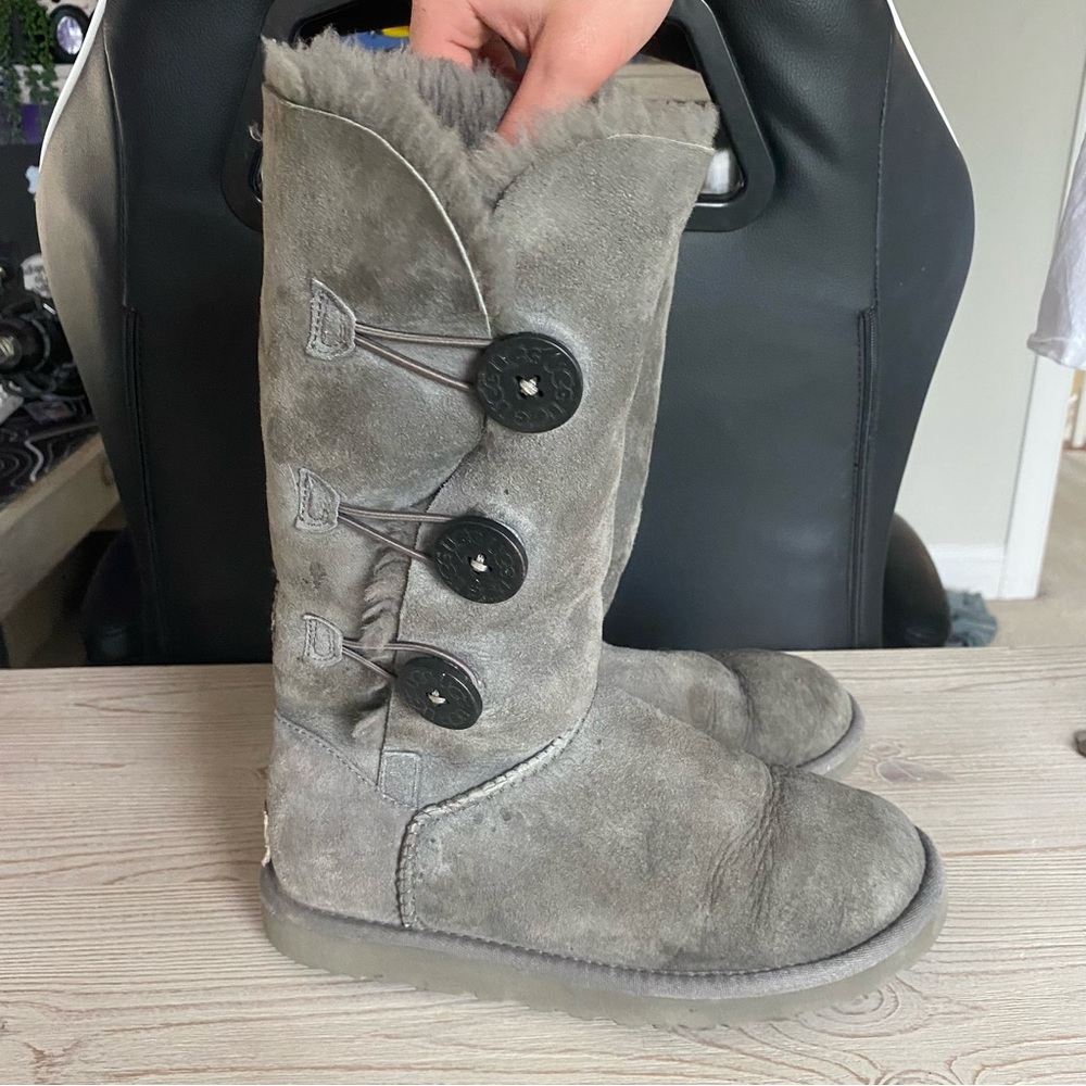 UGG Women’s Bailey Button Triplet🩶